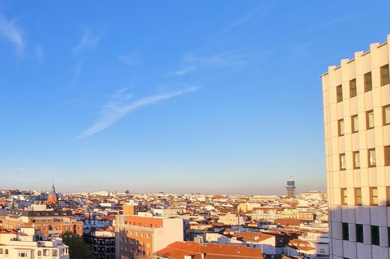 Plaza Espana & Gran Via Apartment Madrid Luaran gambar